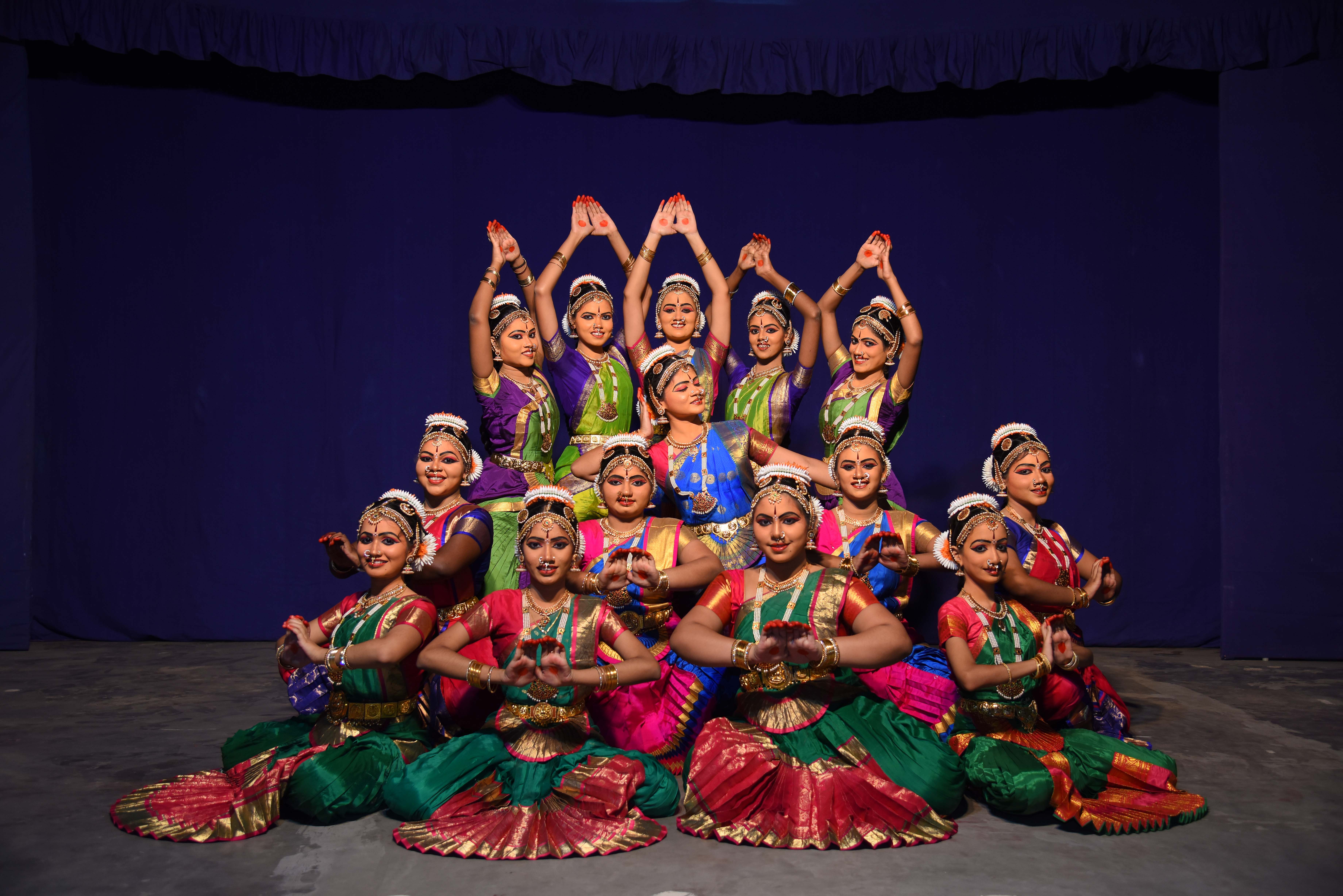 Bharatanatyam Dance | Bharatanatyam Arangetram | Jaihind Photography | Bharatanatyam  poses, Bharatanatyam, Arangetram